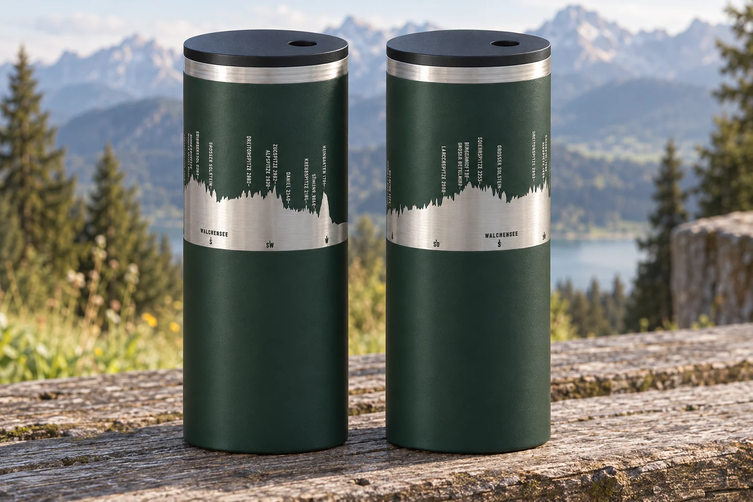 Zwei grüne Thermobecher mit silbern gravierter Bergsilhouette, einer zeigt Zugspitze und Alpspitze, der andere das Karwendel